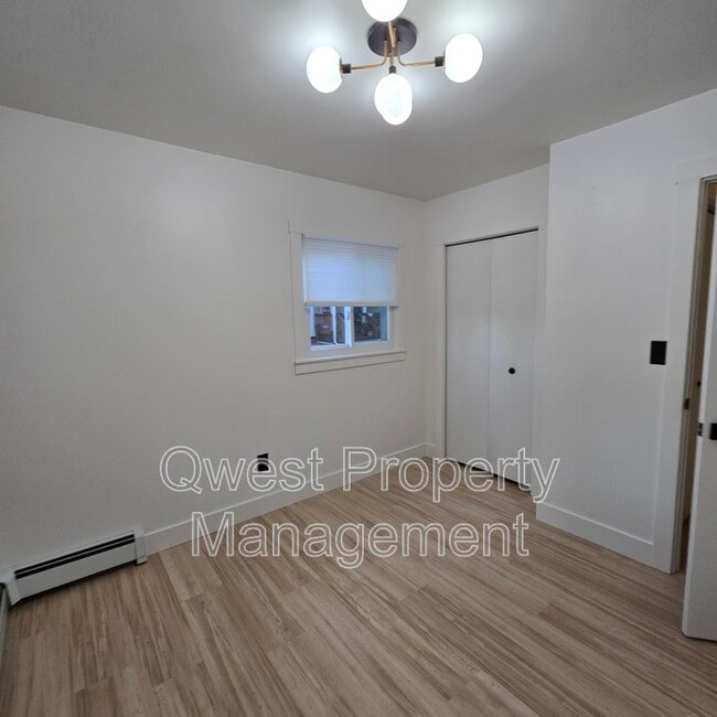 Building Photo - 414 Rose St