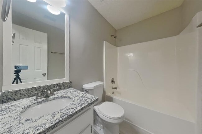 Building Photo - 257 Ashland Park Ct SE