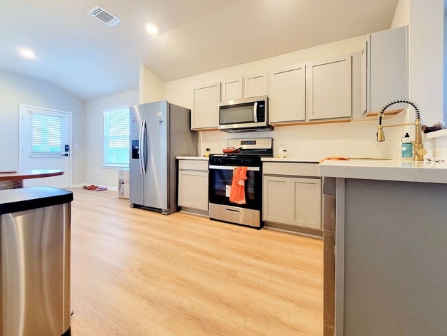 Building Photo - 1701 Arborside Dr