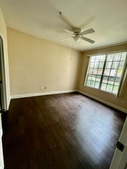 Master bedroom - 6420 Raleigh St