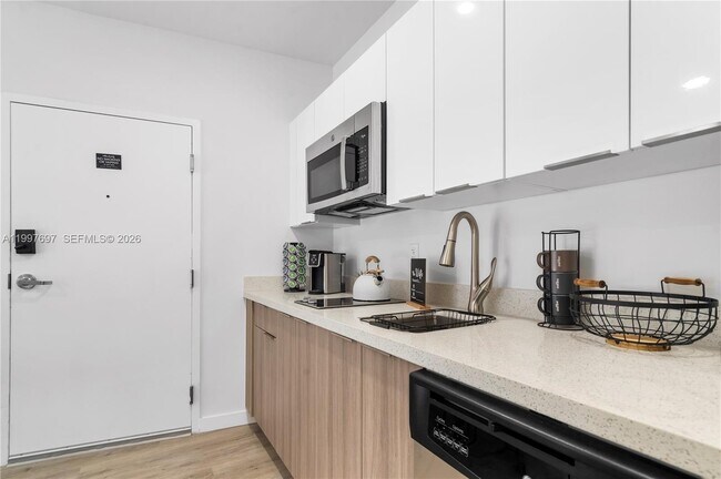 Building Photo - 136 NW 26th St