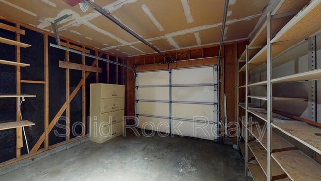 Building Photo - 935 Greenbrier Dr