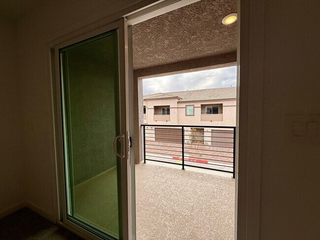 Building Photo - BRAND NEW 3 BED 2.5 BATH 2 BALCONY 2 CAR GARAGE TOWNHOUSE IN HENDERSON FOR RENT!!