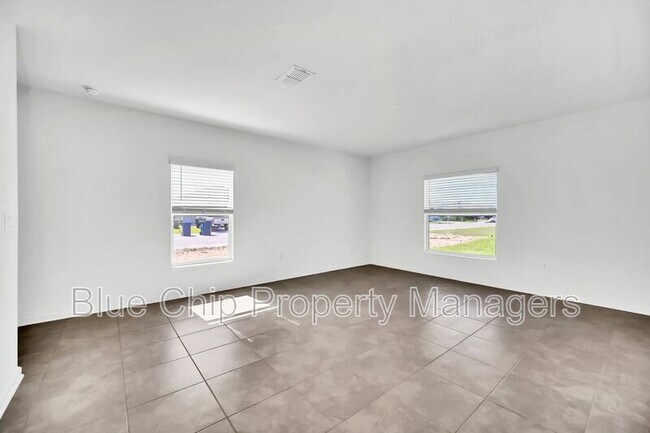 Building Photo - 2209 Aquifer Ln