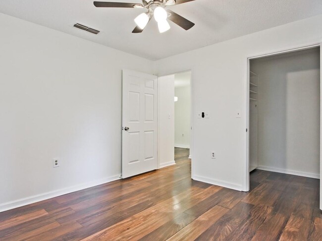 Building Photo - 632 Granville Ct