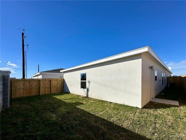 Building Photo - 17 E Walnut Ave