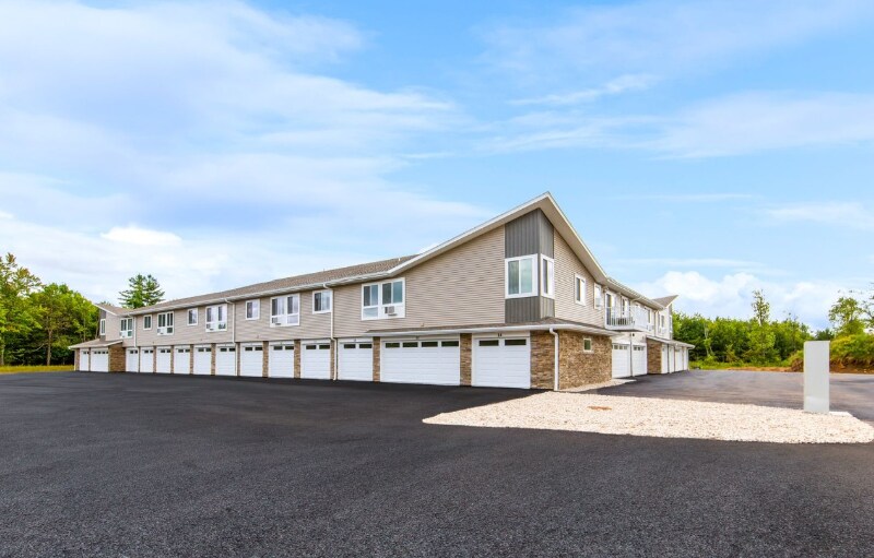 Building Photo - 352 Deschane Ave