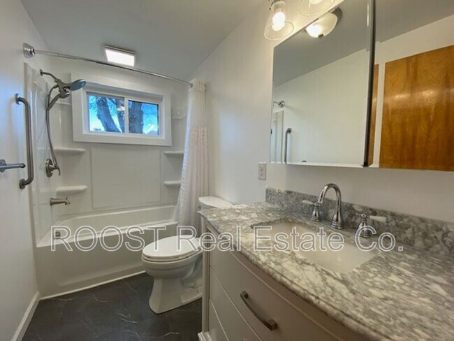 Building Photo - 963 Torrence Dr