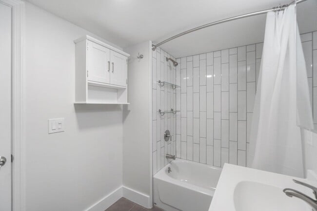 Building Photo - 6107 JFK Blvd E