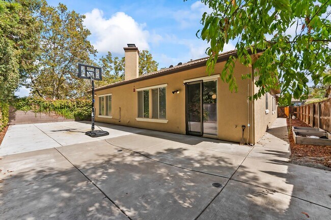 Building Photo - 10000 Shana Way