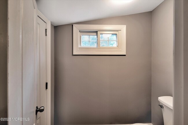 Building Photo - 88 Dutch Lane Rd