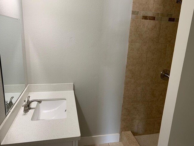 Building Photo - Gorgeous all renovated Home in Lumberton, TX!