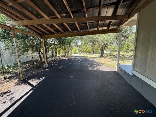 Building Photo - 560 Wickford Way