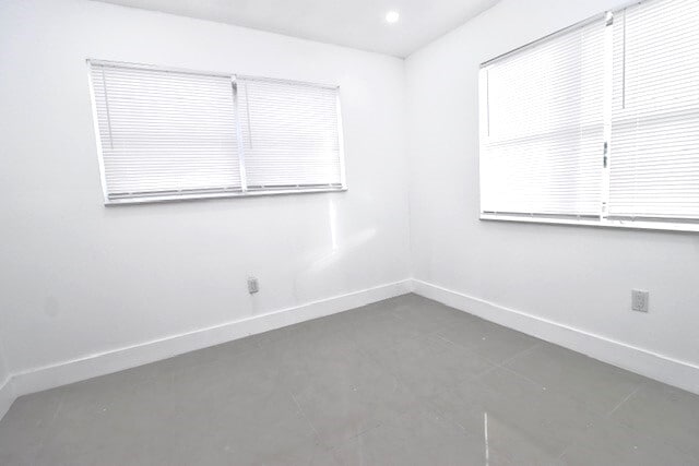 Building Photo - 724 NW 3rd Ct