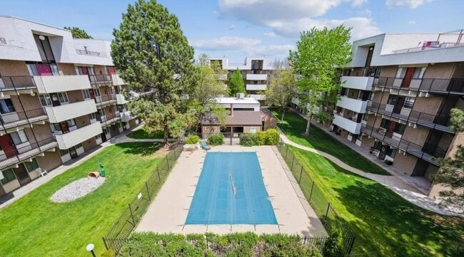 Building Photo - 384 S Ironton St