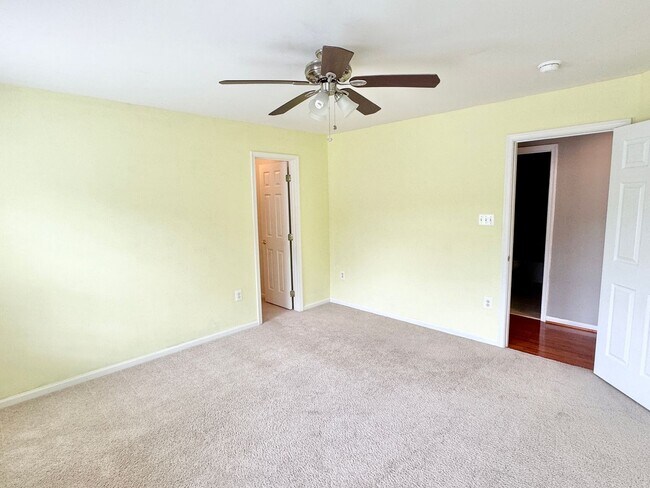 Building Photo - GORGEOUS FORMER MODEL HOME - MINUTES TO QUANTICO