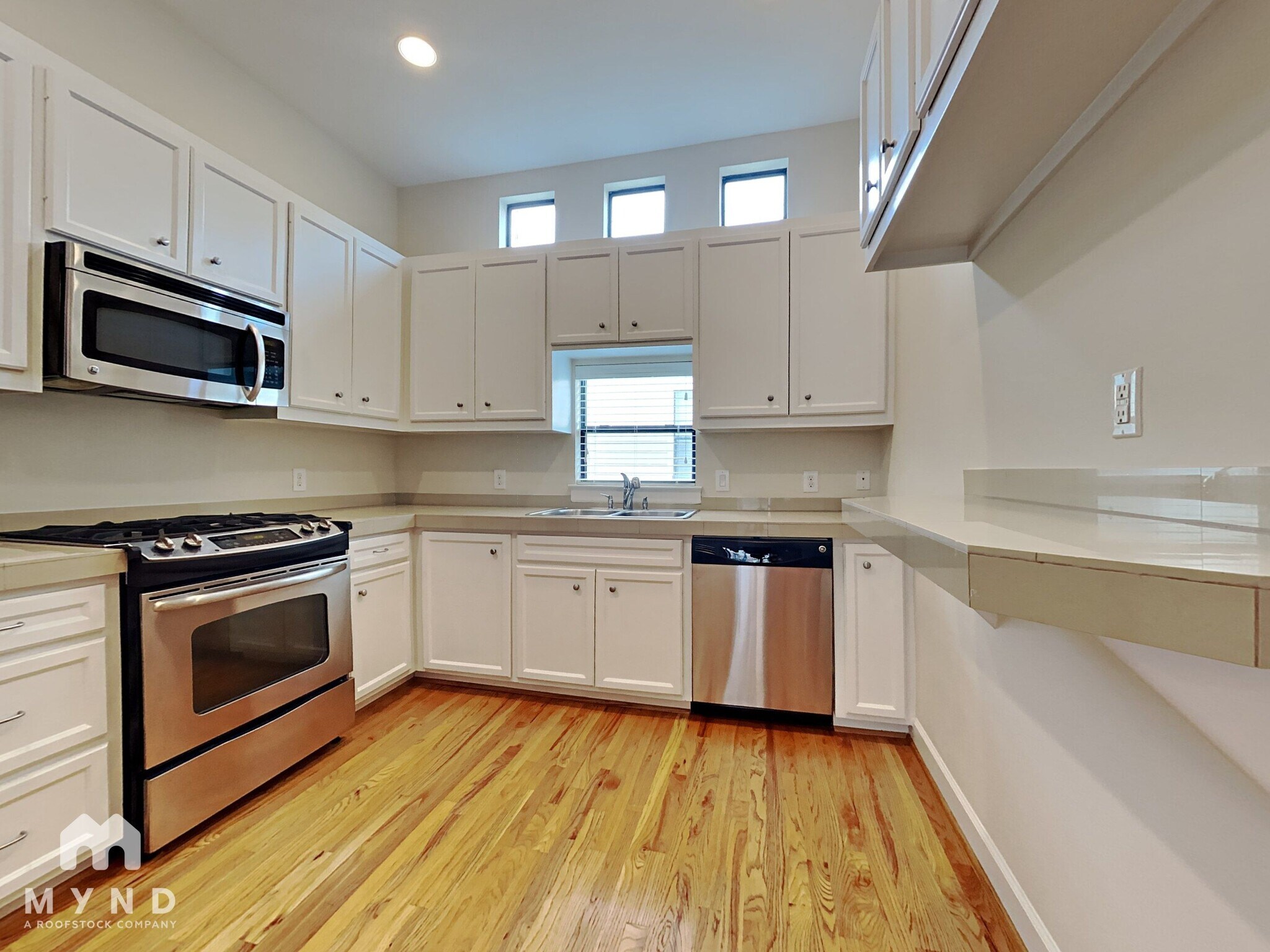 Building Photo - 648 Westcross St