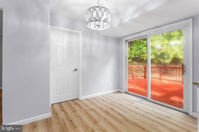 Building Photo - 2807 Falling Brook Terrace