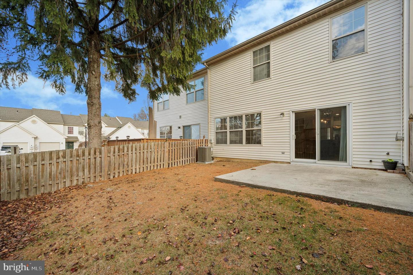 Building Photo - 9 Meadow Ln
