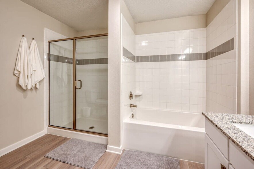 Building Photo - 4012 Breakview Dr