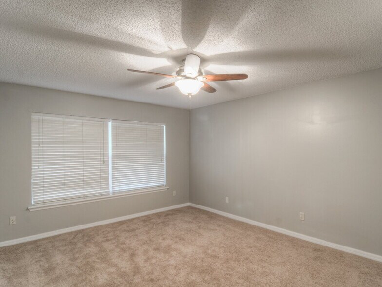 Building Photo - 313 Johns Glen Dr