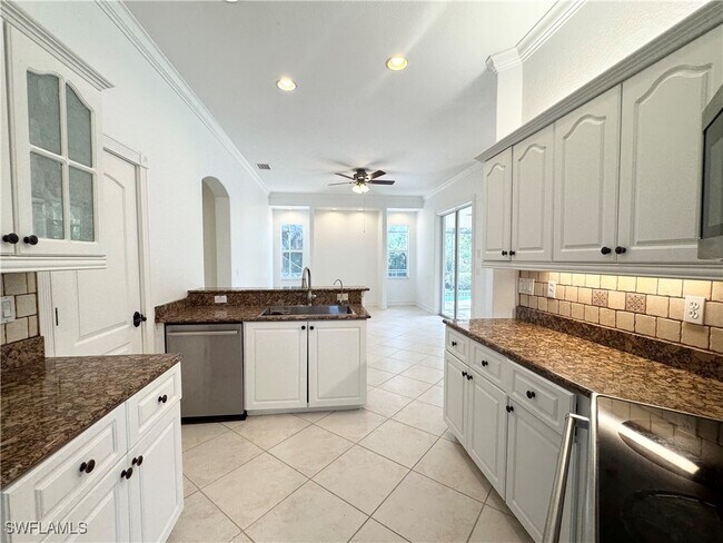 Building Photo - 5071 Coral Wood Dr