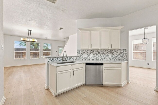 Building Photo - 18318 Alemarble Oak St