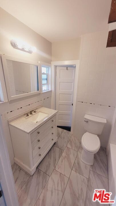 Building Photo - 5405 Russell Ave