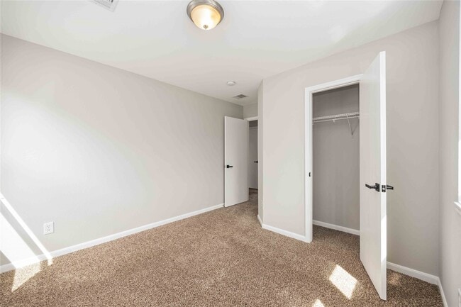 Building Photo - 2623 Skyview Glen Ct