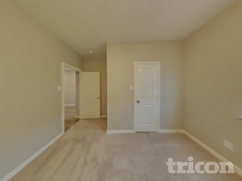 Building Photo - 260 Jenkinson Dr