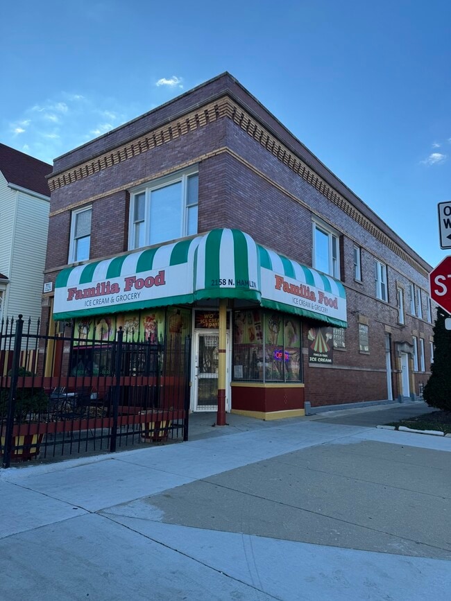Primary Photo - 2158 N Hamlin Ave