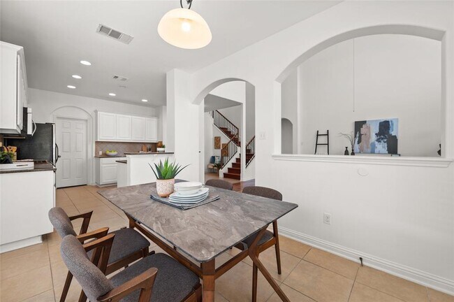 Building Photo - 3664 Rosalina Loop