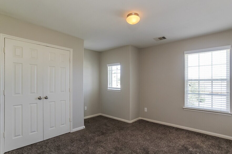 Building Photo - 21835 Octavia Way