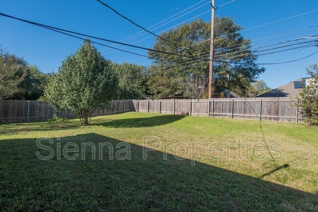 Building Photo - 6040 Abilene Trl