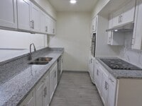 Building Photo - 408 E Coombs St