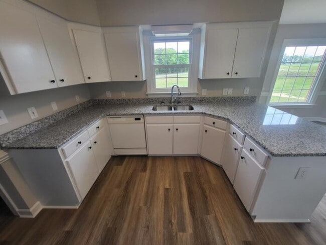 Building Photo - 645 Gardner Rd