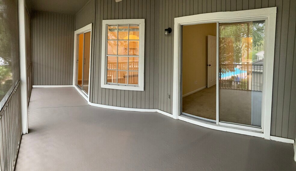 Building Photo - 10000 Gate Pky N