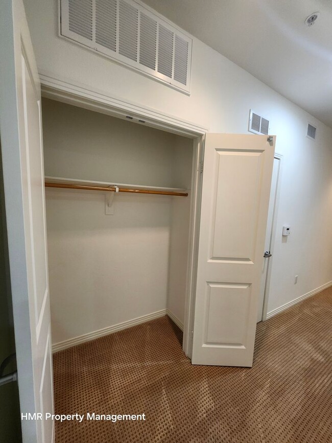 Building Photo - 2 bed 2.5 bath condominium at Lake at Waln...