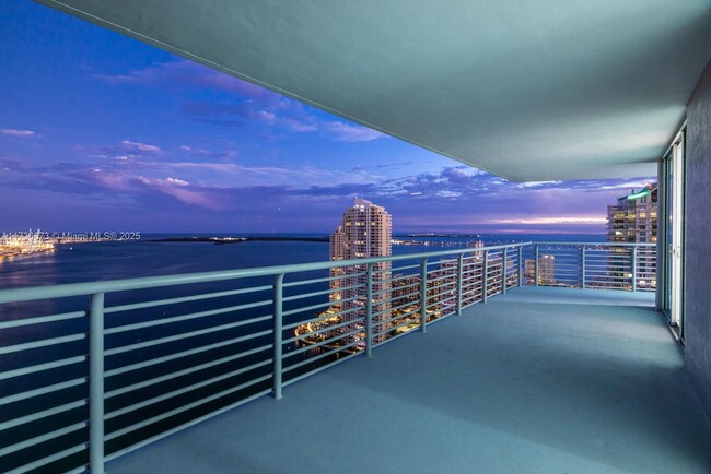 Building Photo - 335 S Biscayne Blvd