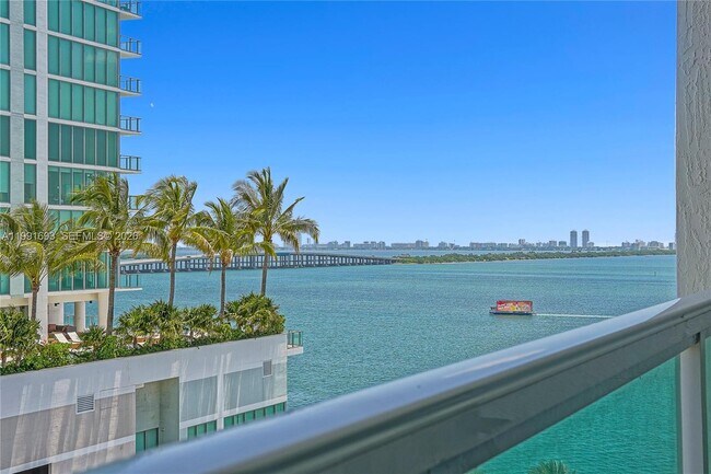 Building Photo - 500 NE 29th St