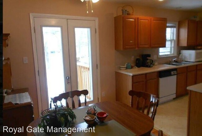 Building Photo - 3 br, 1 bath House - 8716 W 70th Terrace