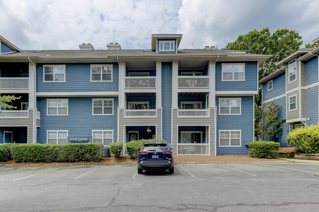 Building Photo - 501 Olmsted Park Pl
