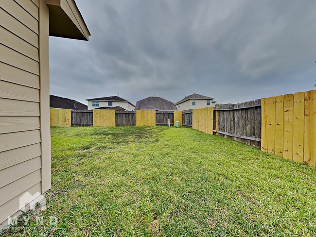 Building Photo - 14426 Cypress Meadows Dr