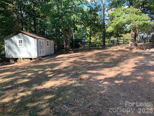 Building Photo - 1114 Glenshannon Rd