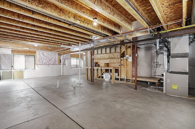 Building Photo - Move-In Ready 3-Bedroom Two-Story in Power...