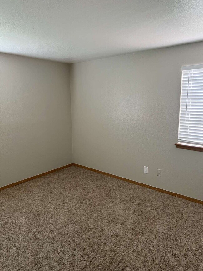Building Photo - 131 S Zang Way