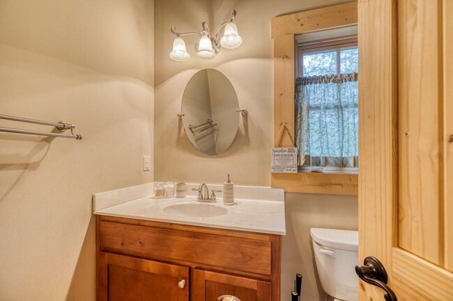 Building Photo - 111 Watkins Farm Rd