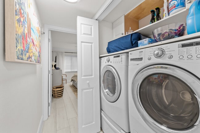 Building Photo - 4790 Brittany Dr S