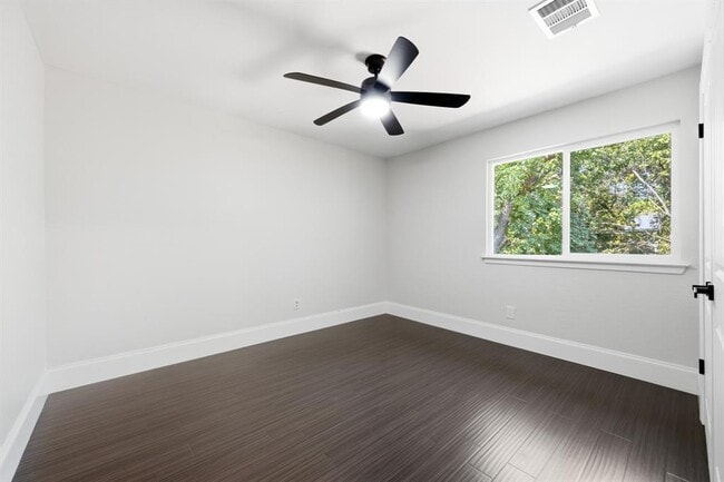 Building Photo - 8404 Hornet Dr