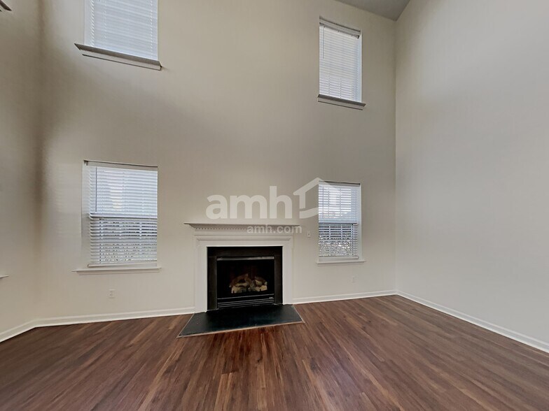 Building Photo - 7207 Tanners Creek Dr